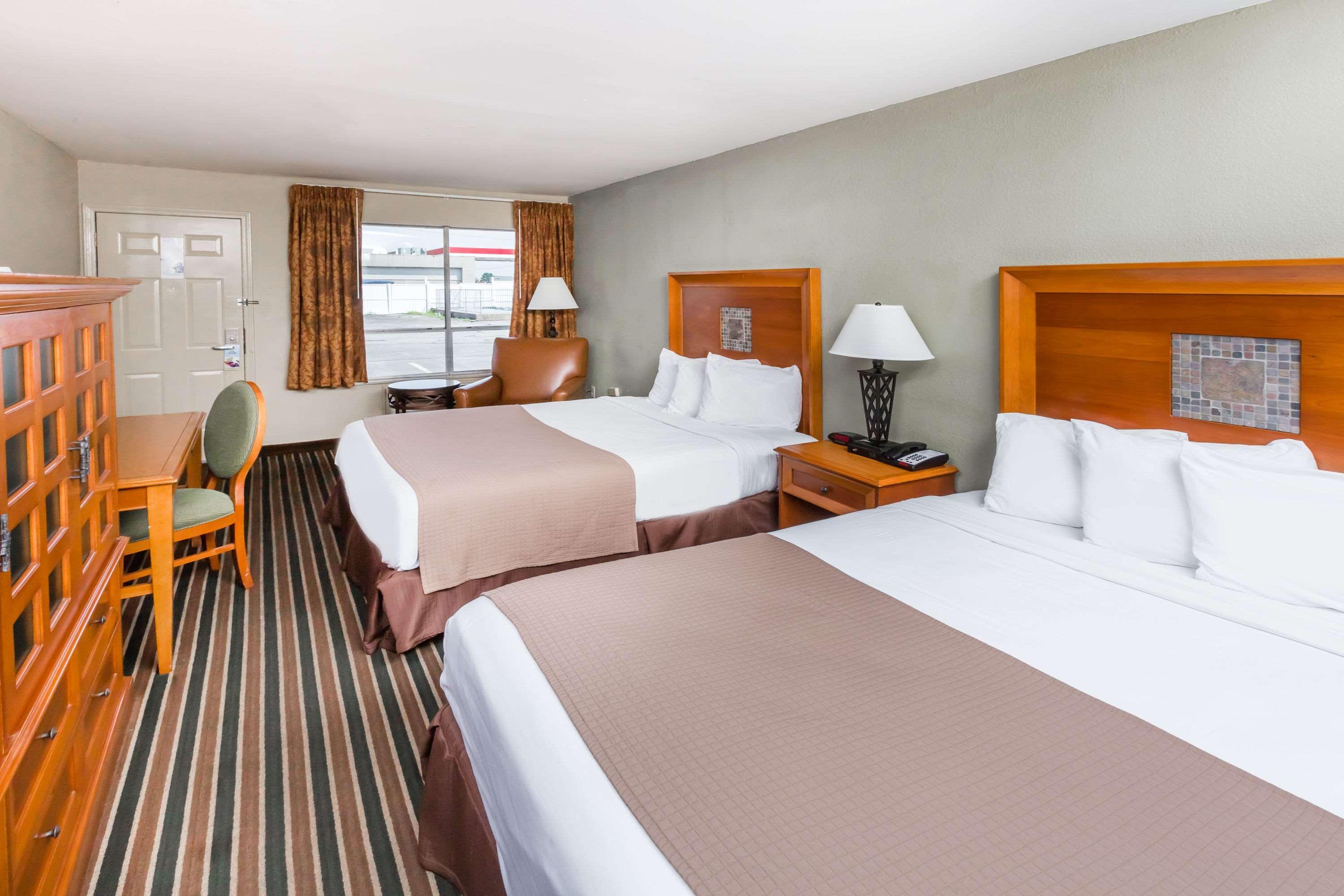 Days Inn By Wyndham Carlisle Exterior photo