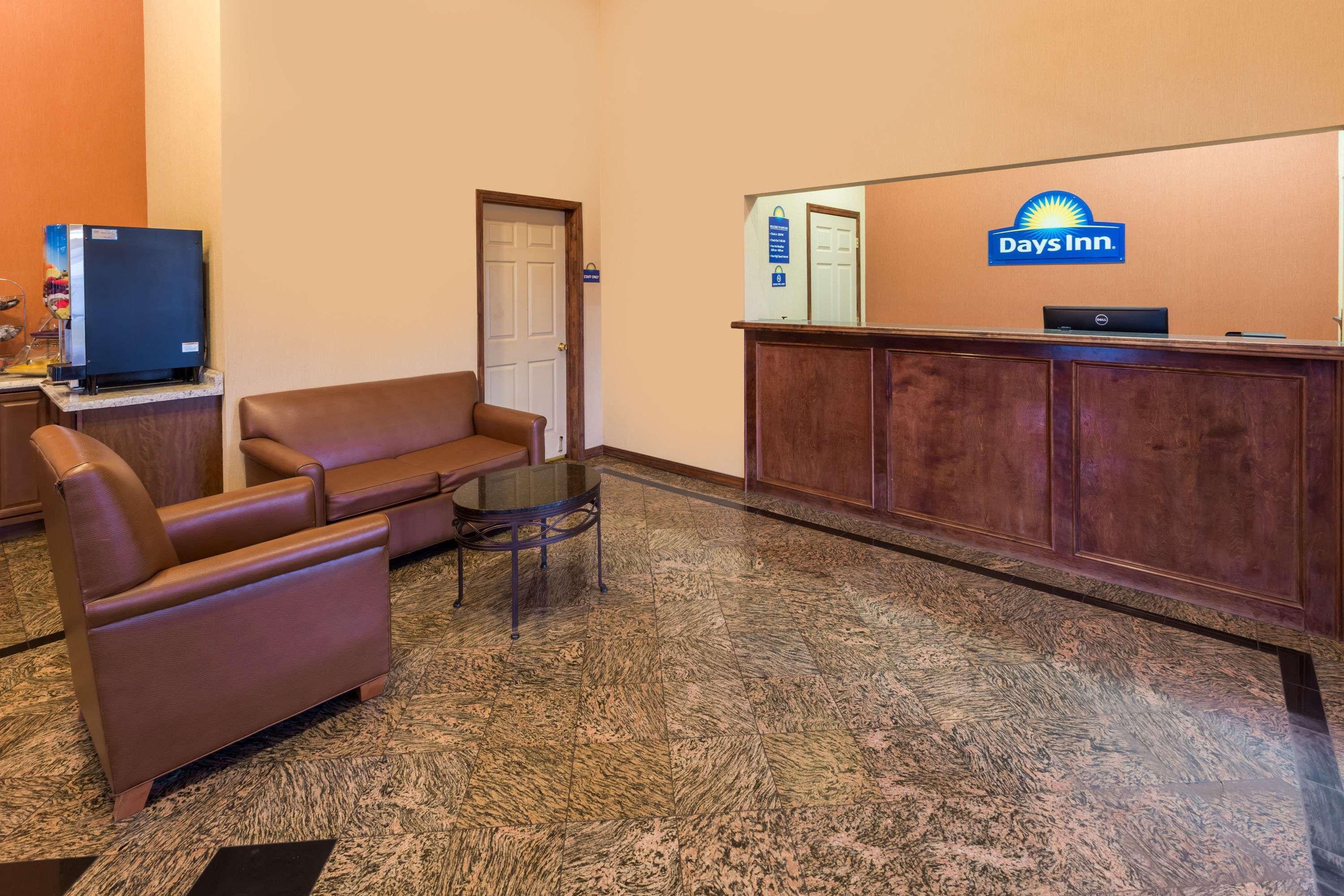 Days Inn By Wyndham Carlisle Exterior photo